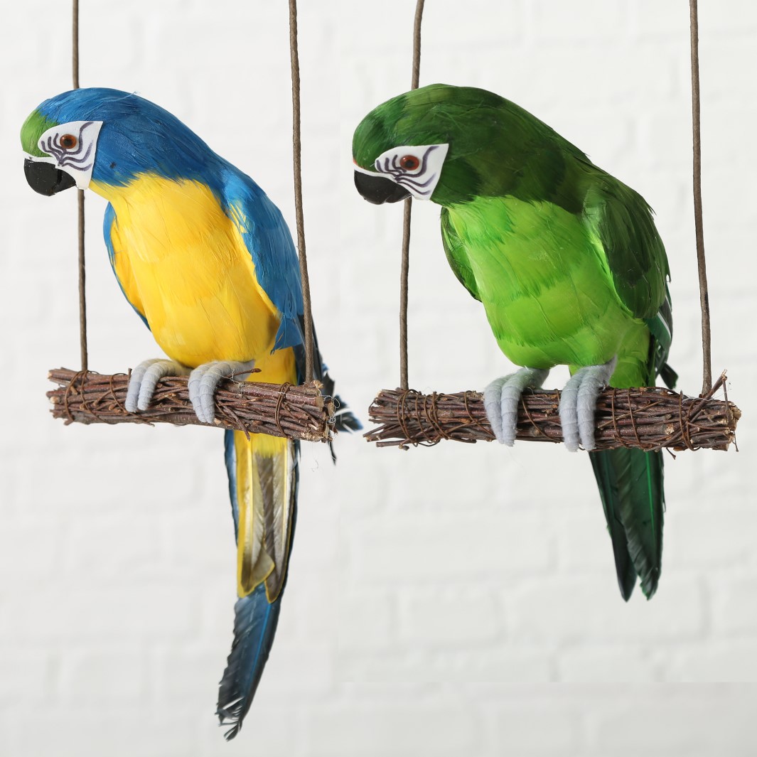 Hänger Papagei auf Schaukel mit echten Federn H 45 cm Stückpreis